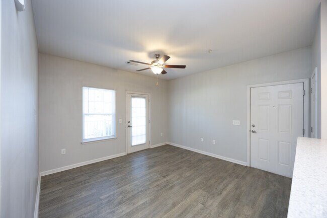 2 habitaciones, 2 baños, 1005 pies cuadrados - Peaks of Oakwood