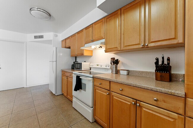 Photo - 5409 S Hazelton Ln