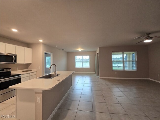Building Photo - 3187 Estancia Ln Rental