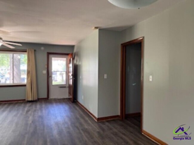 Photo - 106 Eleanor Cir