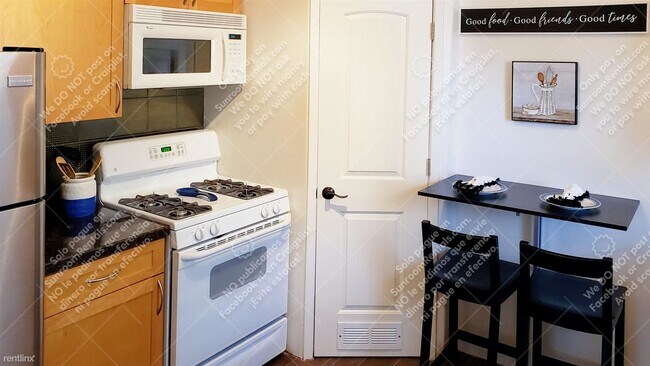 Photo - 2 br, 1 bath House - 1339 E 8th St