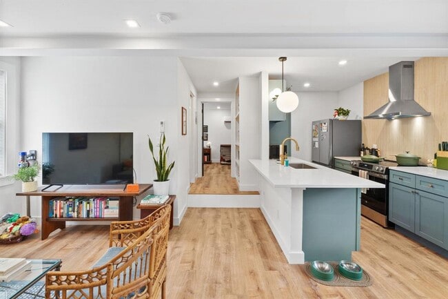 Photo - 2808 Jefferson St