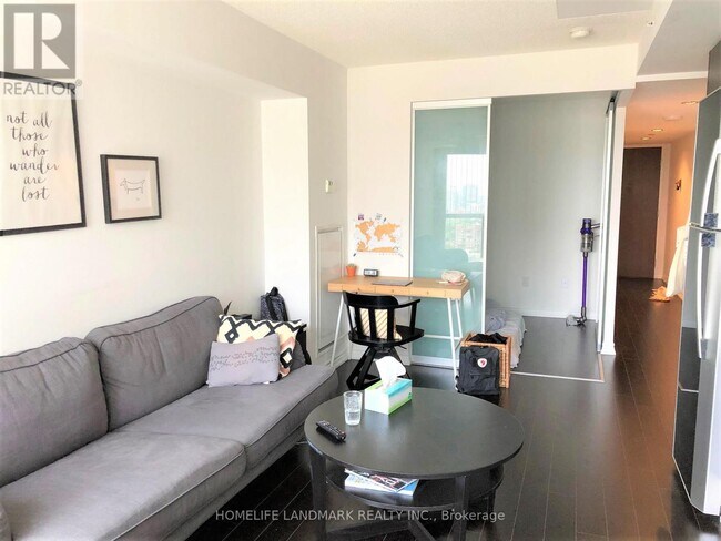 386 Yonge St Unit 2106