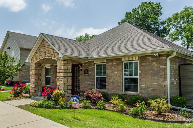 Leasing Office - Rock Creek Conway Apartments