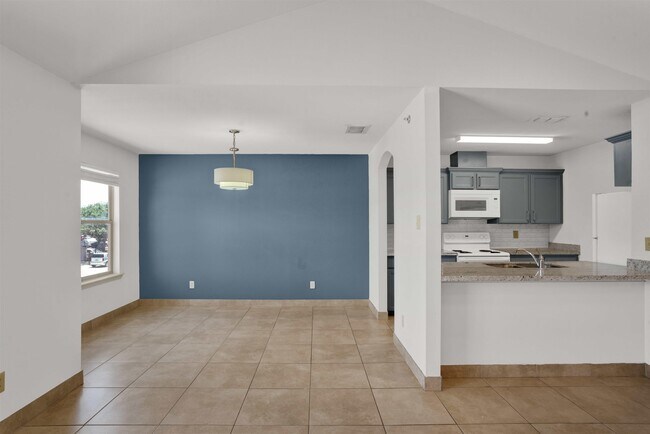 Photo - 7607 King Arthurs Ct Unit 306