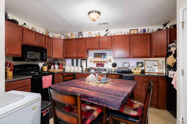3BR, 2BA - 1,200SF - Kitchen