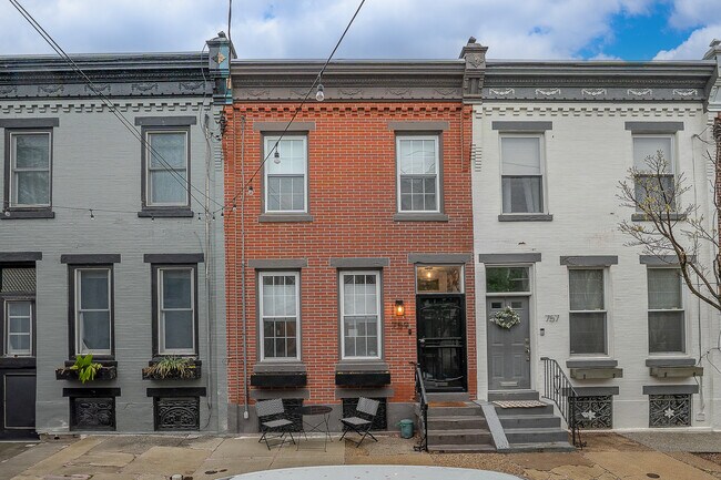 Photo - 759 N Judson St