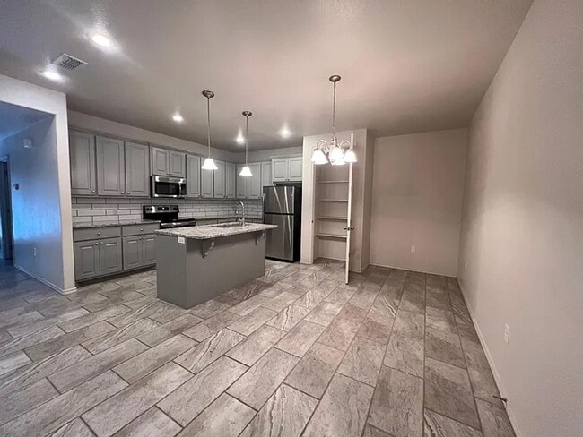 Photo - Beautiful 2 bed/2 bath/2 car garage Townhome!