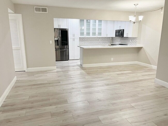 Photo - 1006 Green Pine Blvd Unidad A1 Rental
