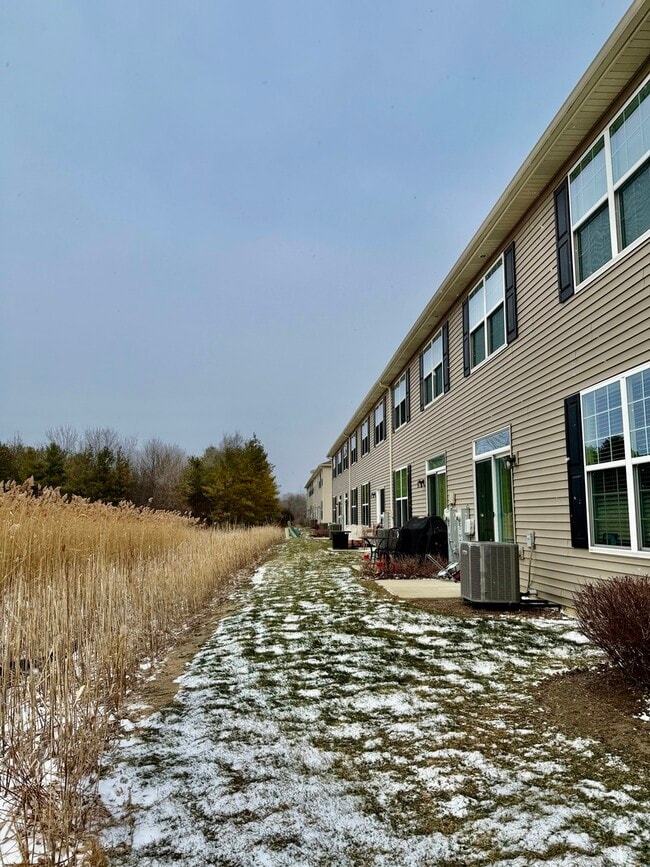 Photo - 544 Silverton Dr