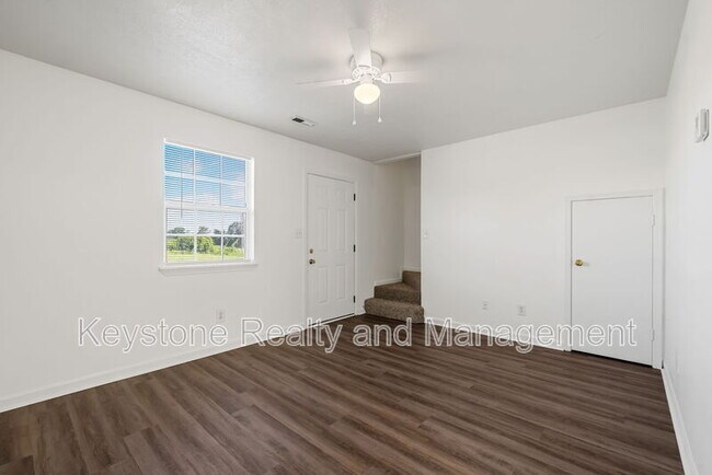 1375 Thompsonville Ln