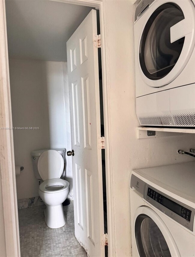 Photo - 606 W 81st St Unit 303