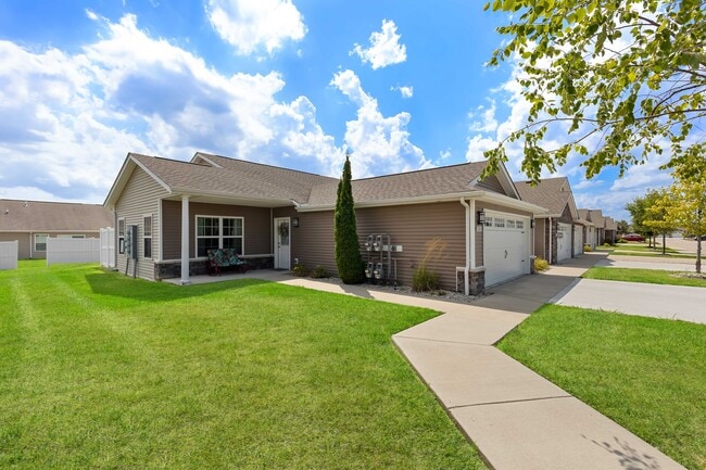 Building Photo - Redwood Tipp City