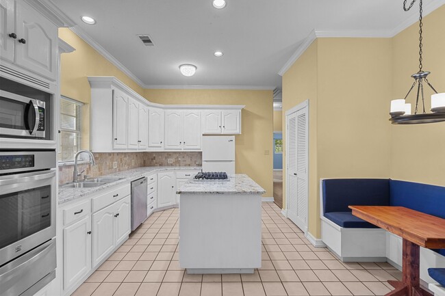 Photo - 616 Westwood Cir