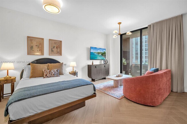 Building Photo - 2700 NW 2nd Ave Unit 245