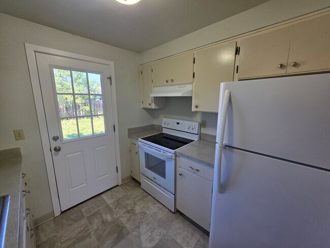 Photo - 446s51 Unit 448