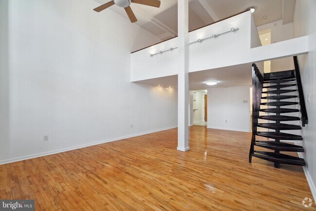 Building Photo - 915-925 Bainbridge St Unit 205 Rental
