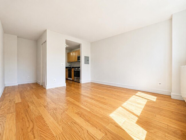 Photo - 323 W 96th St Unit 210