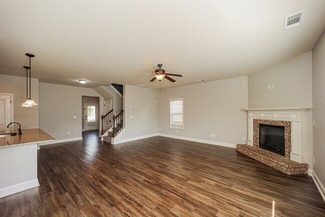 Photo - 2020 Bridgewater Pass