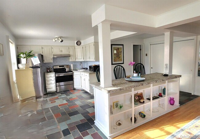 Photo - 12 Traver Rd