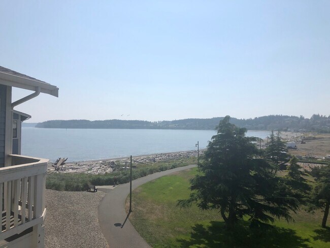 Photo - Absolutely stunning View! 2 bed condo downtown on the water!