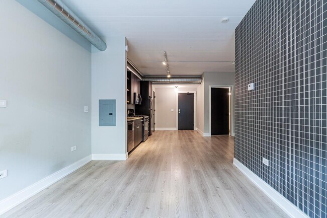 Photo - 941 W Belmont Ave Unidad 204