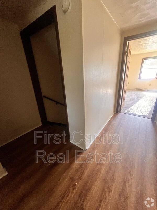 Building Photo - 10R Hickory Ave Rental