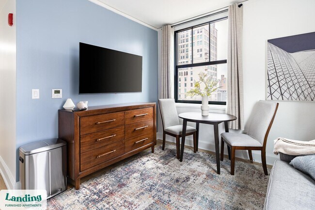 Photo - 933 McGee St Unidad 2-915.1411125