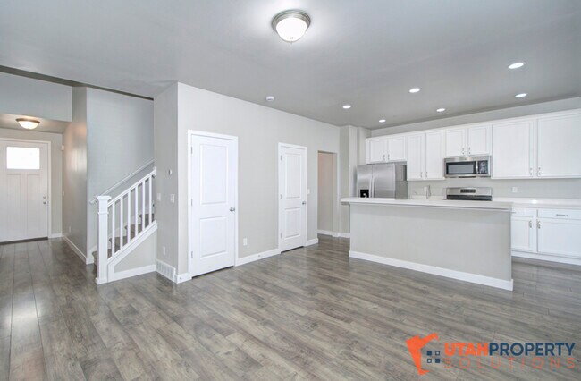 Photo - 5154 Laureston Way