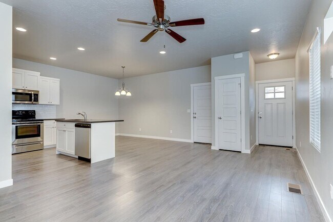 Photo - 2207 Ison Ct Unidad #102