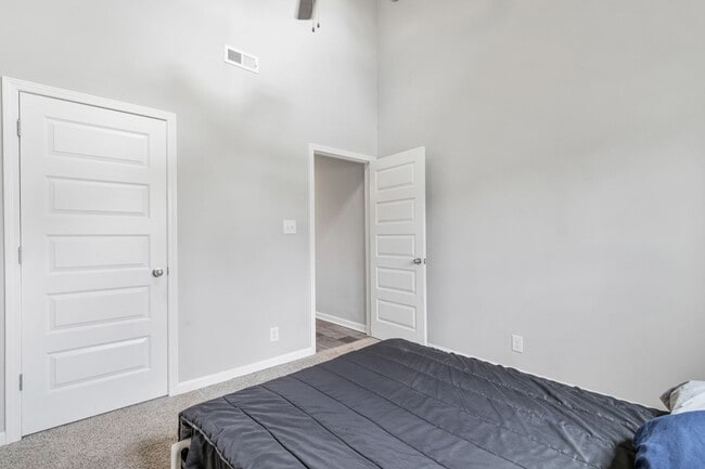 Photo - 125 Tomahawk Pt