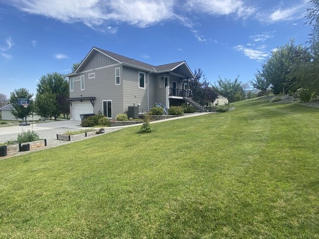Furnished 4 bedroom/2.5 bath in Manson - A... - Furnished 4 bedroom/2.5 bath in Manson - A... House