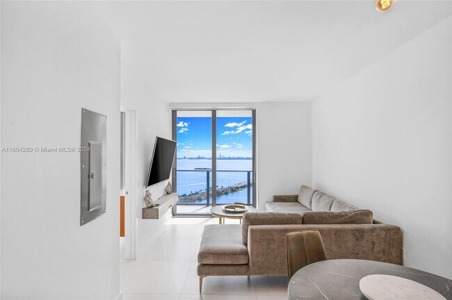 Building Photo - 501 NE 31st St Unit 3902 Rental