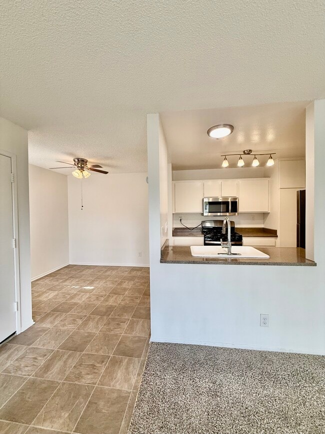 1BR, 1 BA - 650SF - Dining Room - Shepard Place