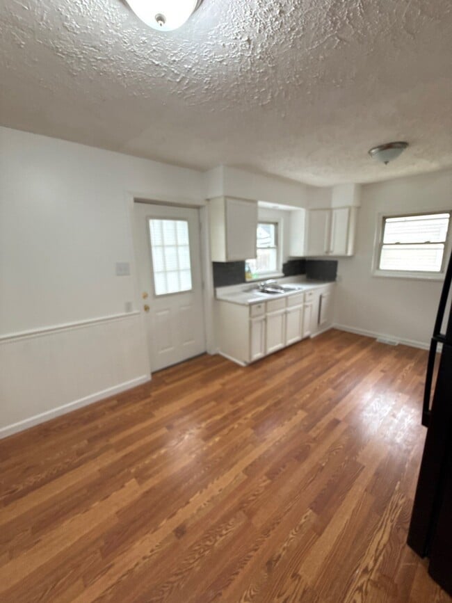 Photo - 1249 Evergreen Rd
