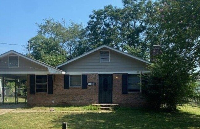 BELOW MARKET RENT! - BELOW MARKET RENT! House