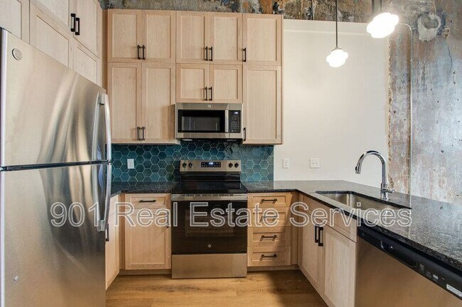 Photo - 124 Monroe Ave Unit #205