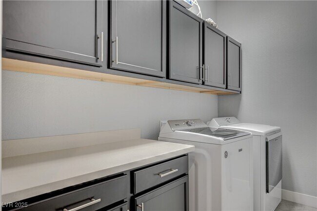 Photo - 3943 Reyes Ave