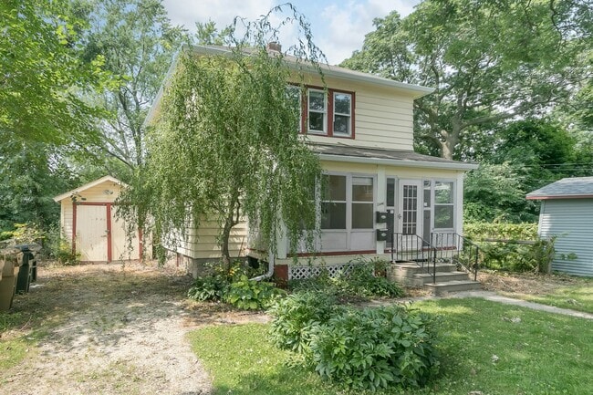 Photo - 2446 E Johnson St Unidad 2