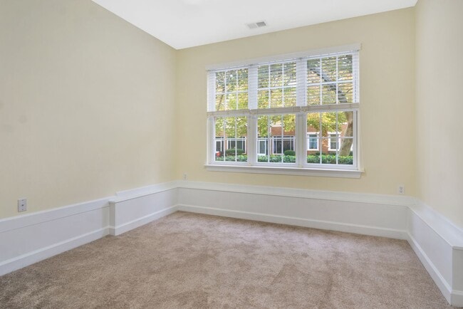 Downstairs bedroom (or den) - 5357 Discovery Park Blvd