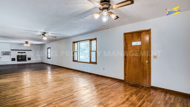 Photo - 10509 US-54