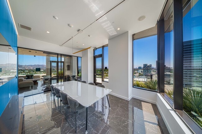 Building Photo - 6401 Wilshire Blvd Unit 606B Rental