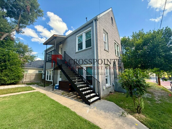 Photo - 831 W Houston St Unidad A