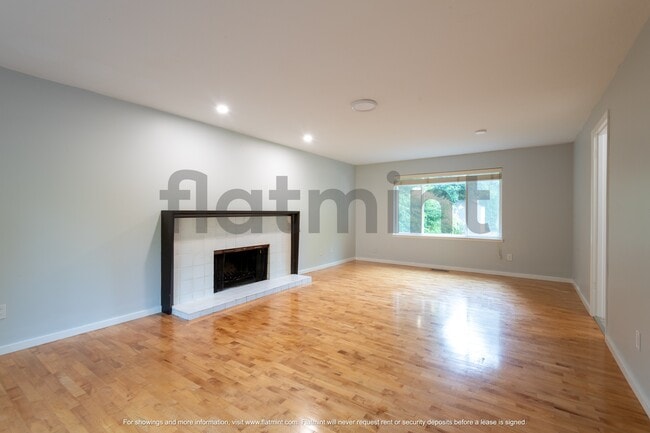 Photo - 7037 NE 137th St