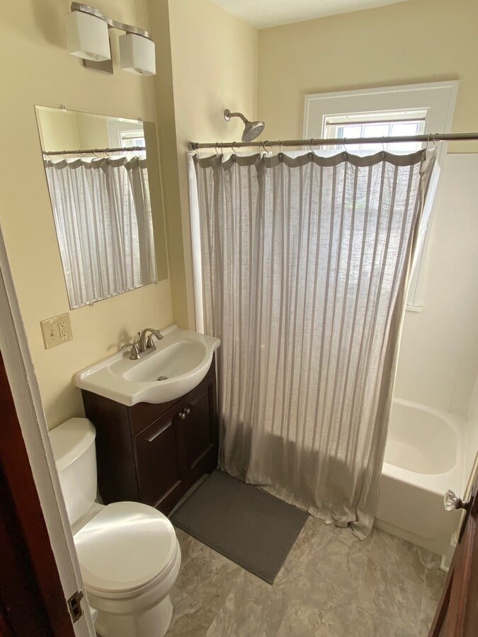 Photo - 1484 Almond Ave