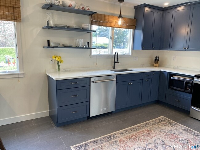 Photo - 10 Riverbend Dr