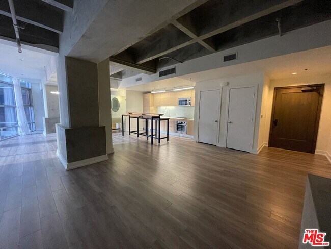 Photo - 727 W 7th St Unidad 1011 Rental