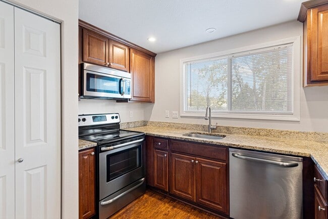 Photo - Bayshore Vista Apartments