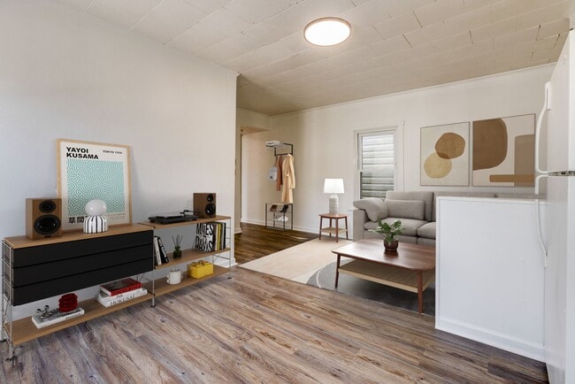 Building Photo - 1 St Martin St Unit Apt 2