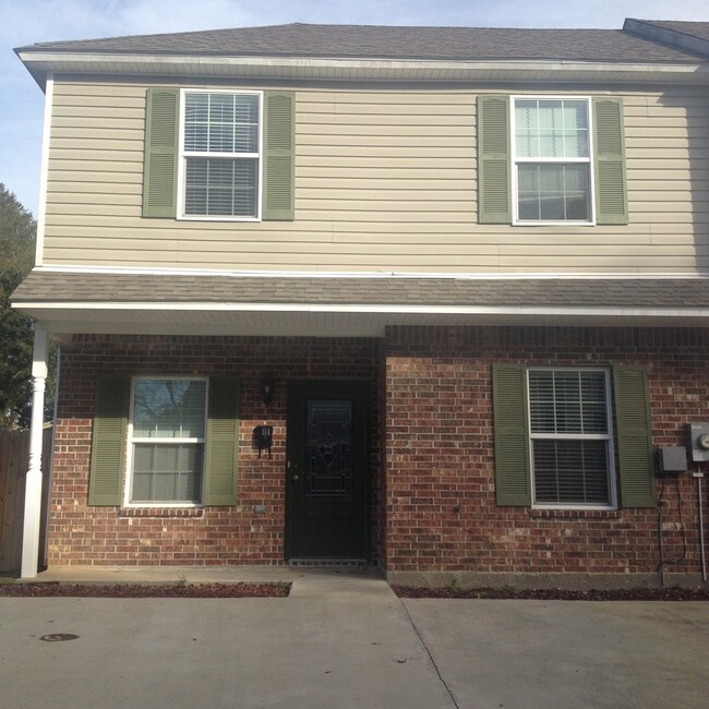 3 BDRM TOWNHOUSE IN BROUSSARD - 3 BDRM TOWNHOUSE IN BROUSSARD